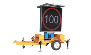 A New Type Of RGB Trailer-Mounted Variable Speed Limited Sign